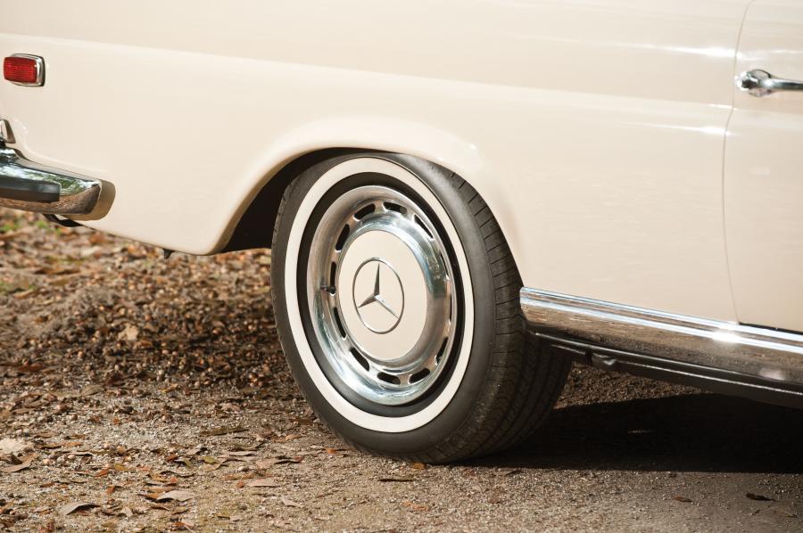  Mercedes-Benz 280 SE 3.5 Cabriolet 1971 года  (фото 14 из 84)